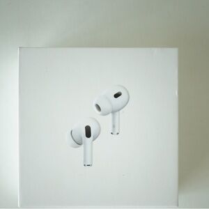 Apple AirPods Pro in Classic White